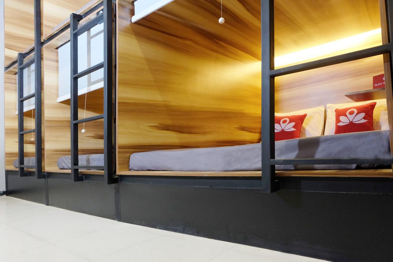 Zen Hostel Gubeng Station Surabaya Buitenkant foto