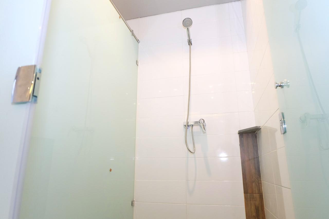 Zen Hostel Gubeng Station Surabaya Buitenkant foto